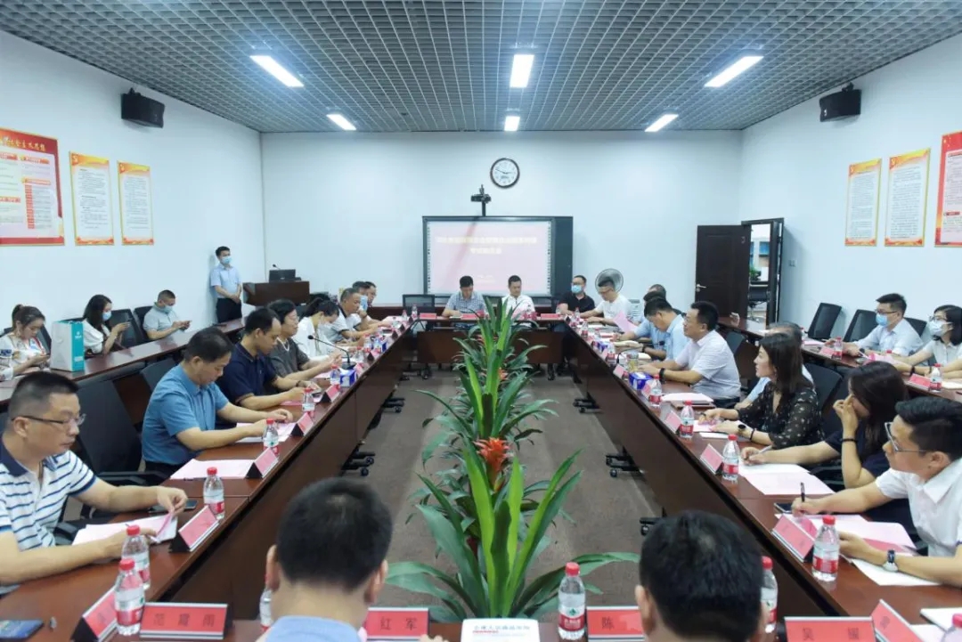 座談交流會(huì)現(xiàn)場.webp.jpg
